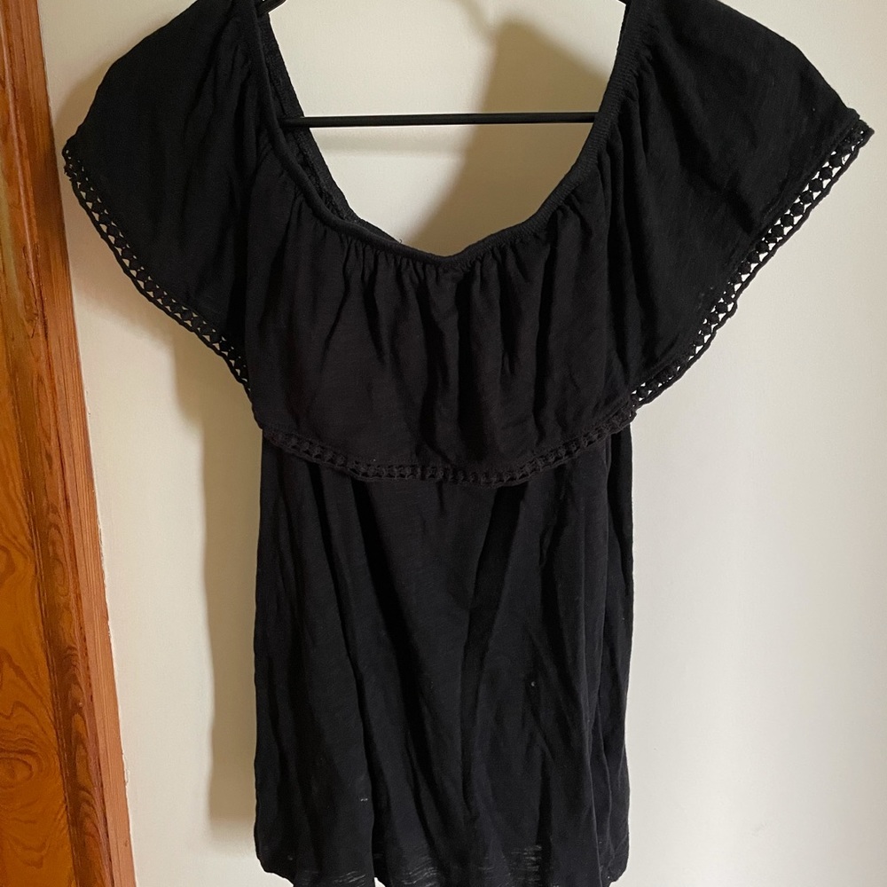 Black Off-the-shoulder Blouse